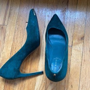 *LIGHTLY WORN - only on carpet* Ted Baker emerald suede pumps with gold details